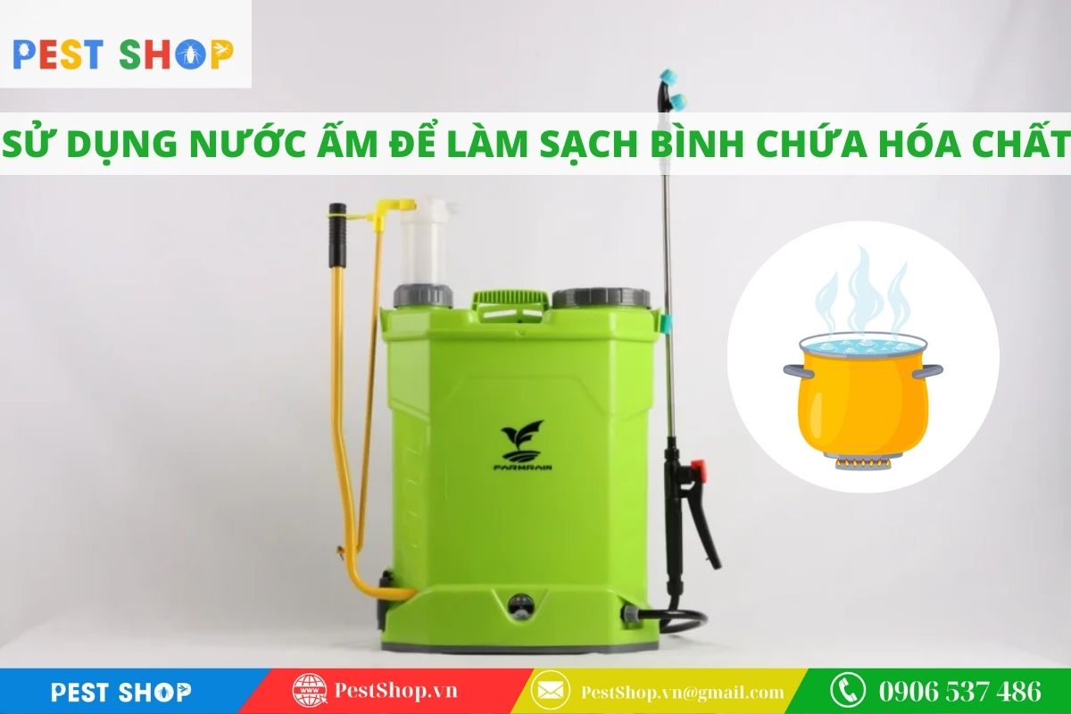 Sử dụng nước ấm để làm sạch bình chứa hóa chất